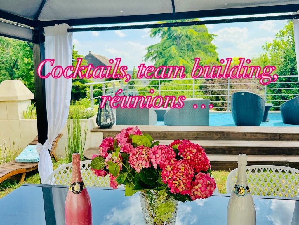 Cocktail raffiné préparé avec le Sirop de Papou – idéal pour réceptions et événements professionnels