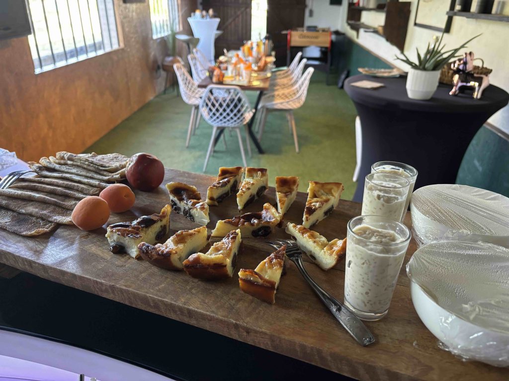 Buffet petit déjeuner dans nos chambres d'hôtes KVS Concept